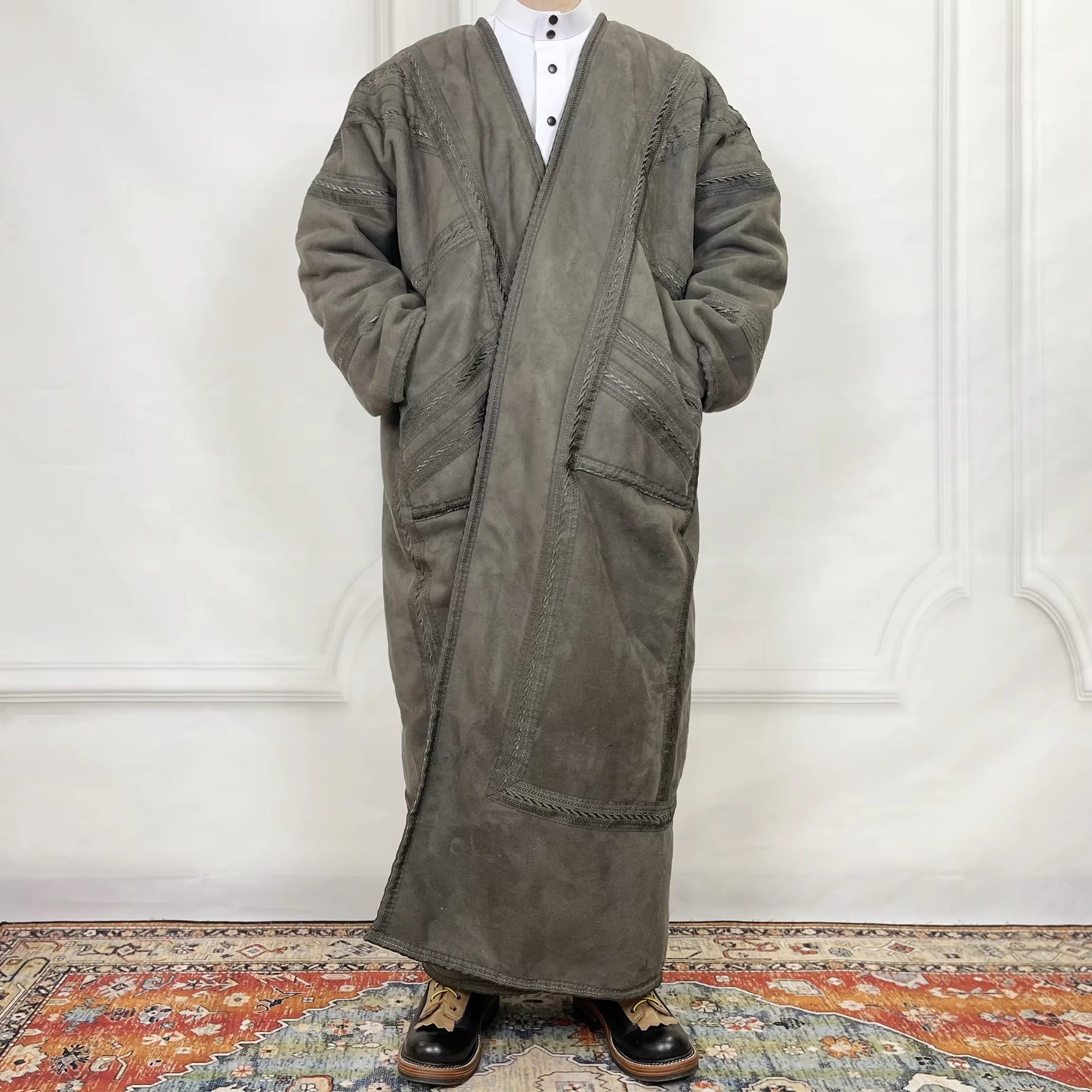 Wholesale New Arrival 2025 Oem Custom High Quality Men's Winter Bisht Coat Bisht Farwa for Prayer Made of Polyester for Adults