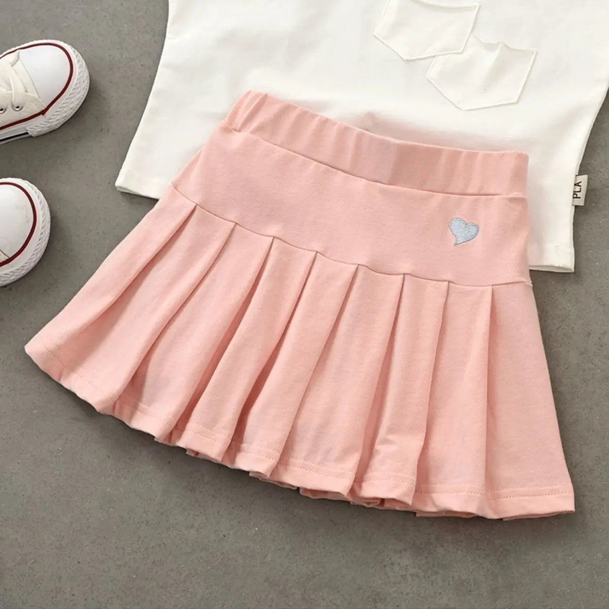 Girls Skirts Jk Pleated Skirt Candy Color Embroidery Love Solid Color Simple Casual Loungewear Outfit Children's Clothes