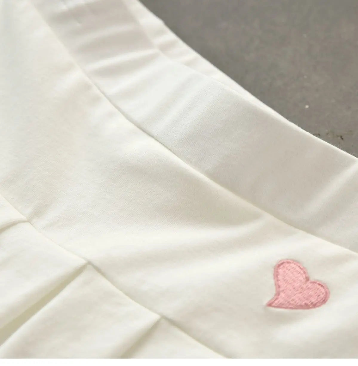 Girls Skirts Jk Pleated Skirt Candy Color Embroidery Love Solid Color Simple Casual Loungewear Outfit Children's Clothes