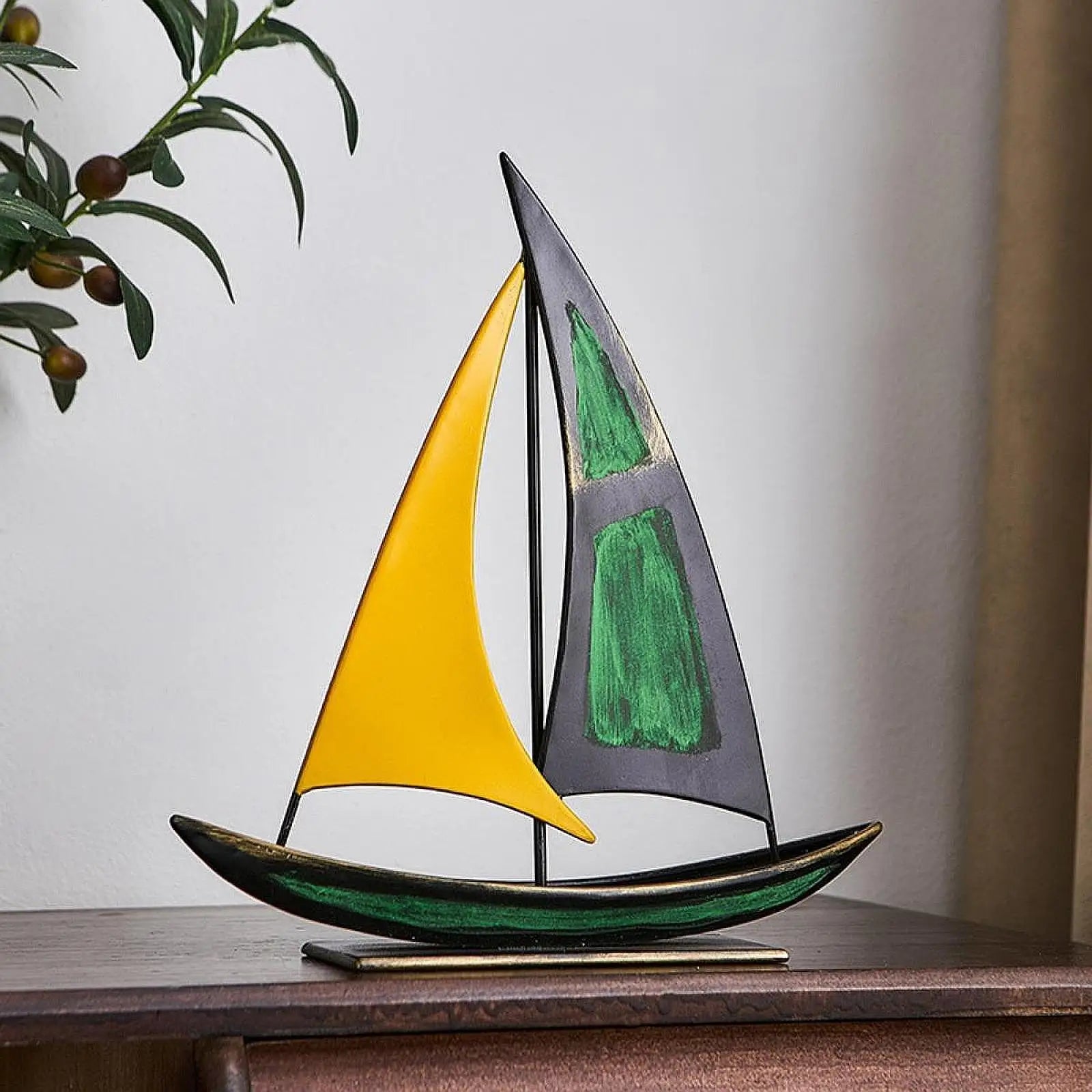 Iron Sailboat Sculpture Desktop Boat Statue Figurine Collection for Office Home Cabinet Table Centerpiece Living Room Decoration