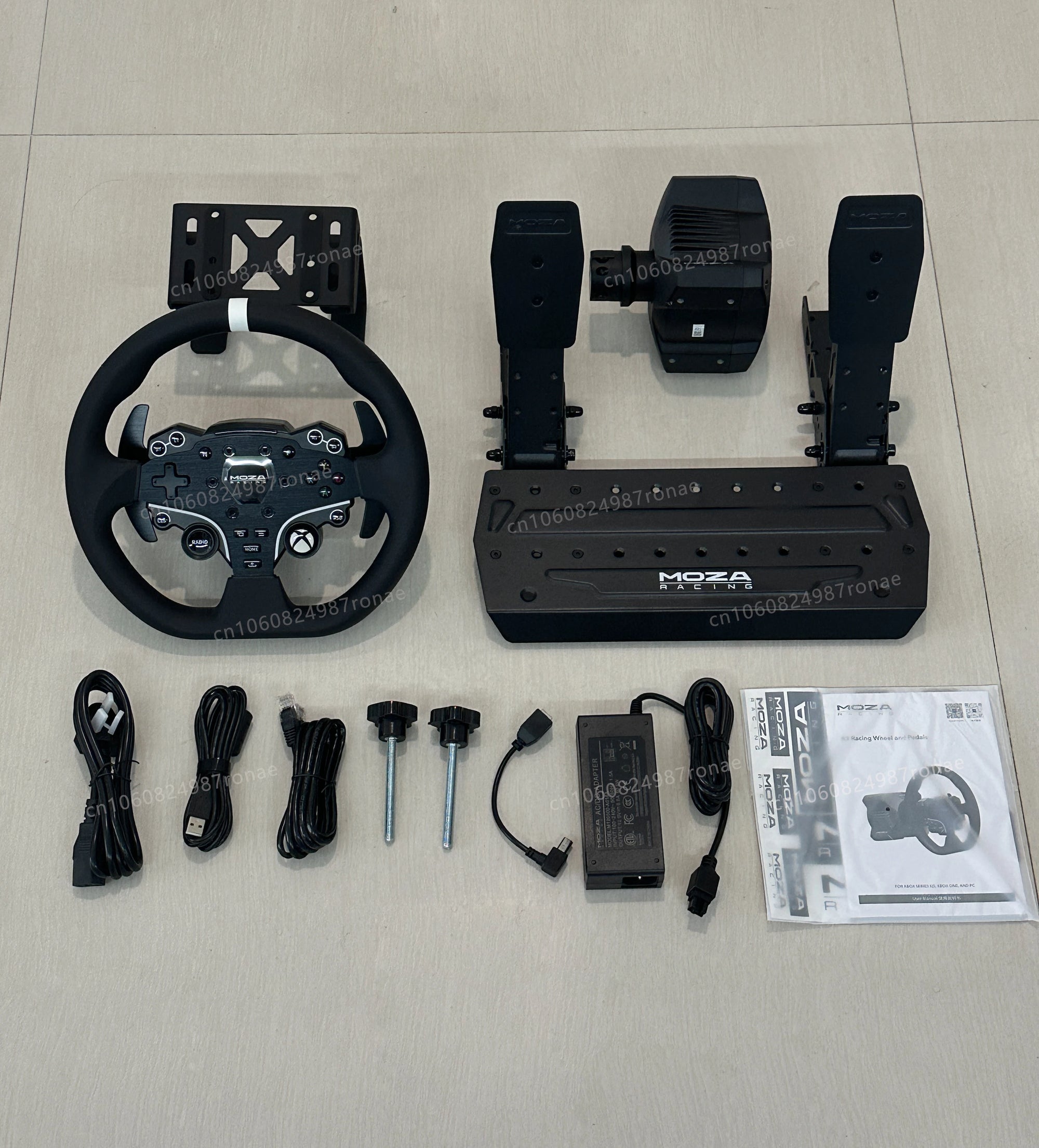MOZA Racing for PC R3 3.9Nm Direct Drive Powerhouse with ES Lite steering Wheel ,pedals