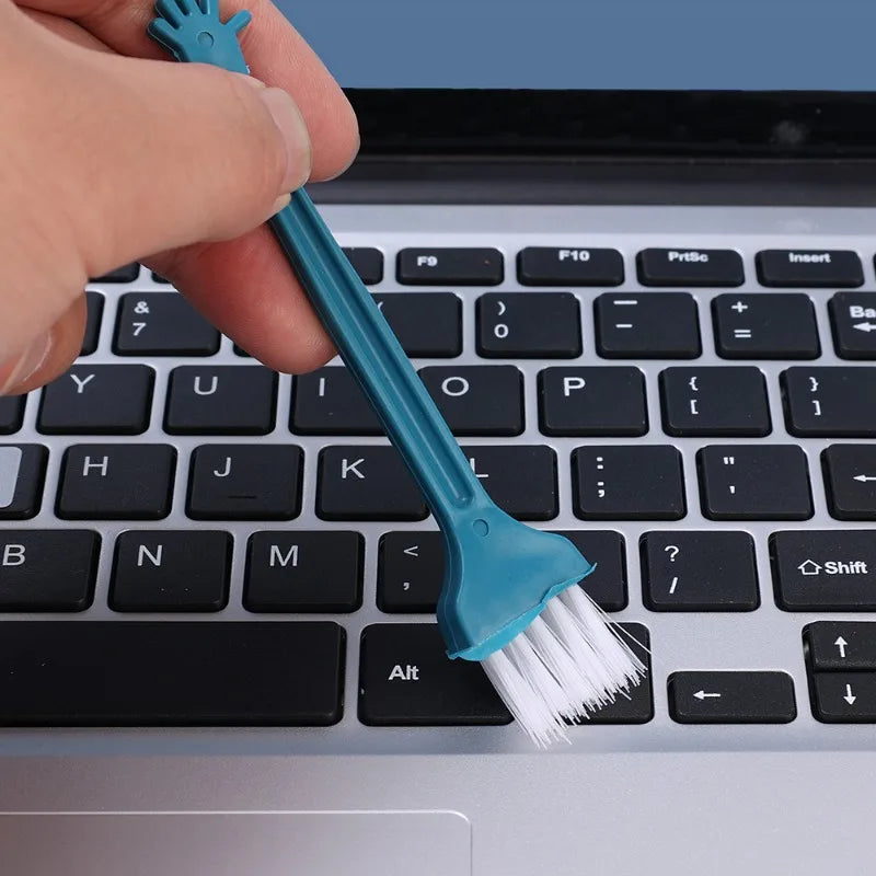 1-2Pcs Soft Cleaning Brush Keyboard Car Air Outlet Cleaning Soft Brush with Shell Car Crevice Dust Removal Brush Cleaning Tools