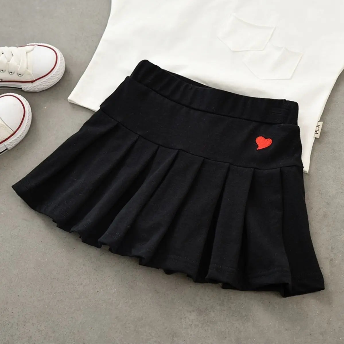 Girls Skirts Jk Pleated Skirt Candy Color Embroidery Love Solid Color Simple Casual Loungewear Outfit Children's Clothes