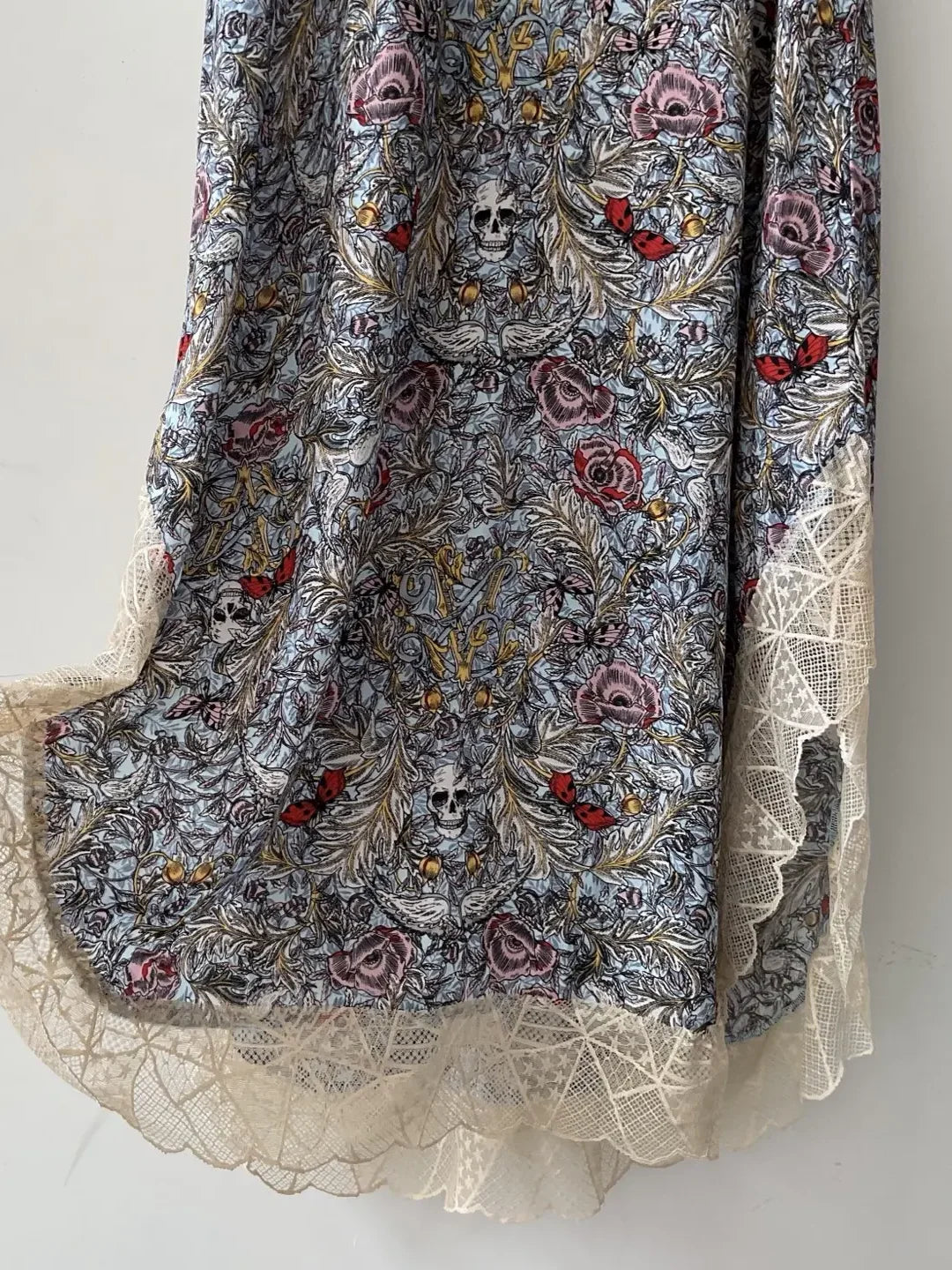Lace Embroidery Patchwork Women Sling Robe 100% Viscose Floral Skull Wings Printed V-Neck Sleeveless Fashion Ladies Midi Dress