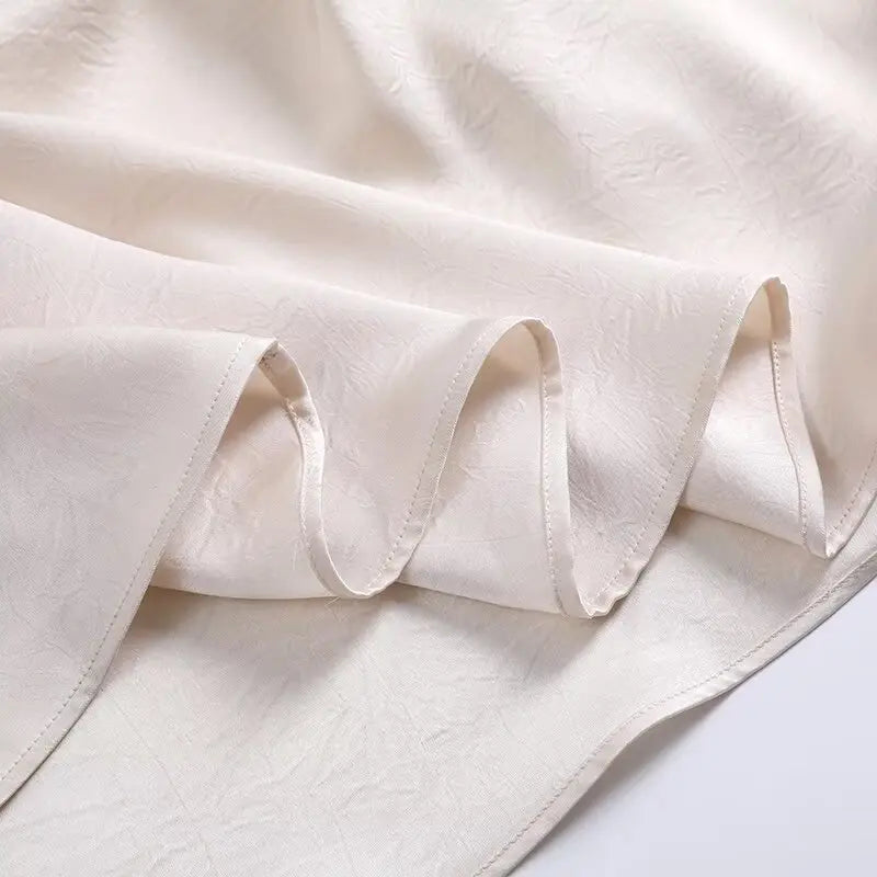UNIZERA women's skirt is fashionable casual slimming solid color pleated temperament and a new spring style skirt