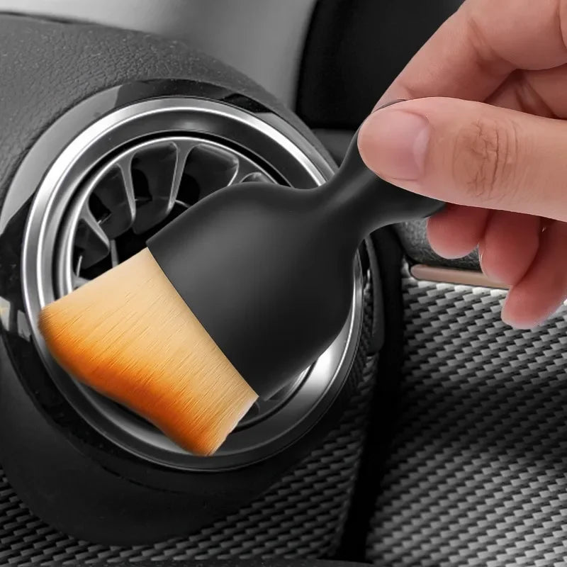 1-2Pcs Soft Cleaning Brush Keyboard Car Air Outlet Cleaning Soft Brush with Shell Car Crevice Dust Removal Brush Cleaning Tools