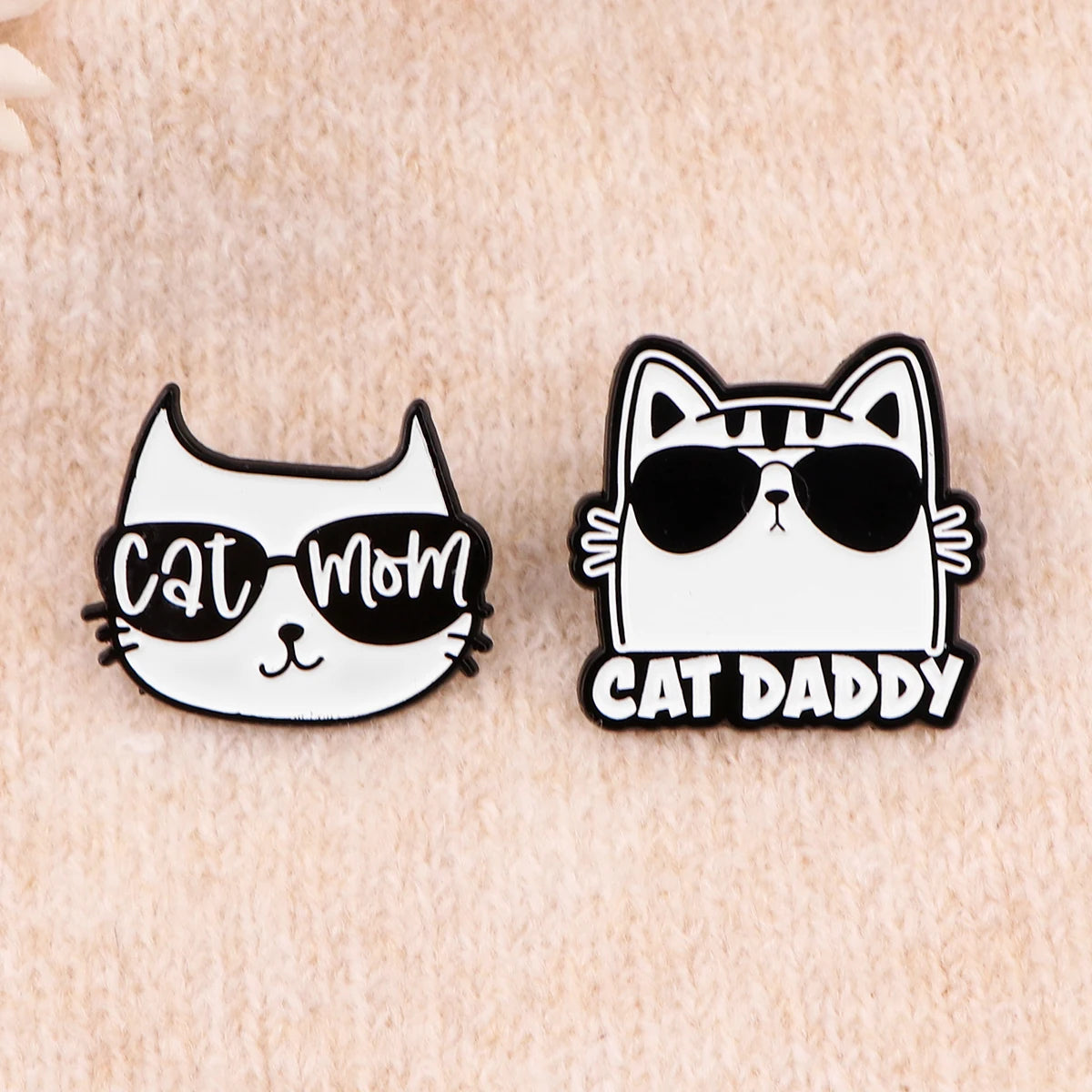 2-10pcs/set Funny Animals Series Enamel Pin Cartoon Cats Dogs Brooch Set Lapel Pins Badge on Backpack Clothing Accessories Gifts